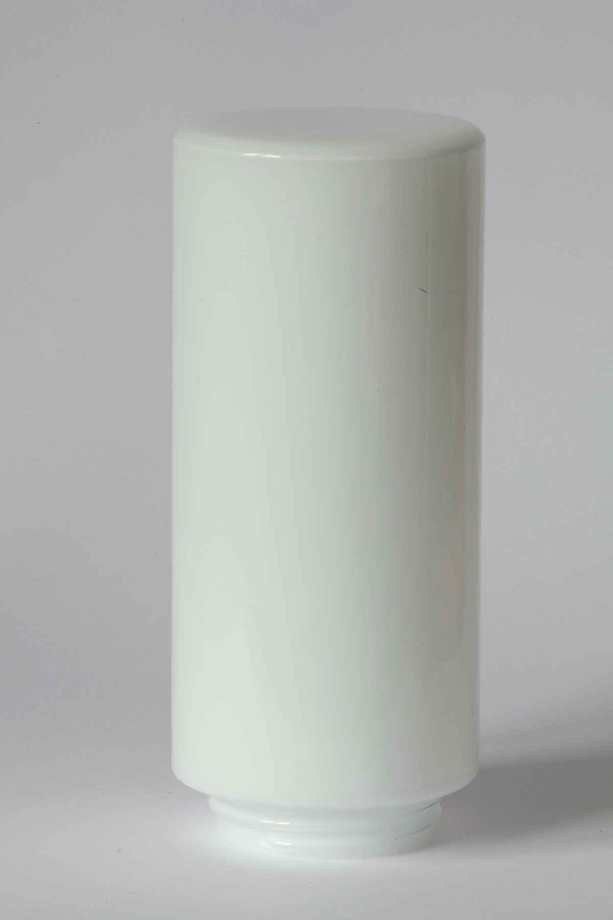 Zylinder-Deckenleuchte aus Opalglas mit Bakelit-Sockel, Bild 5