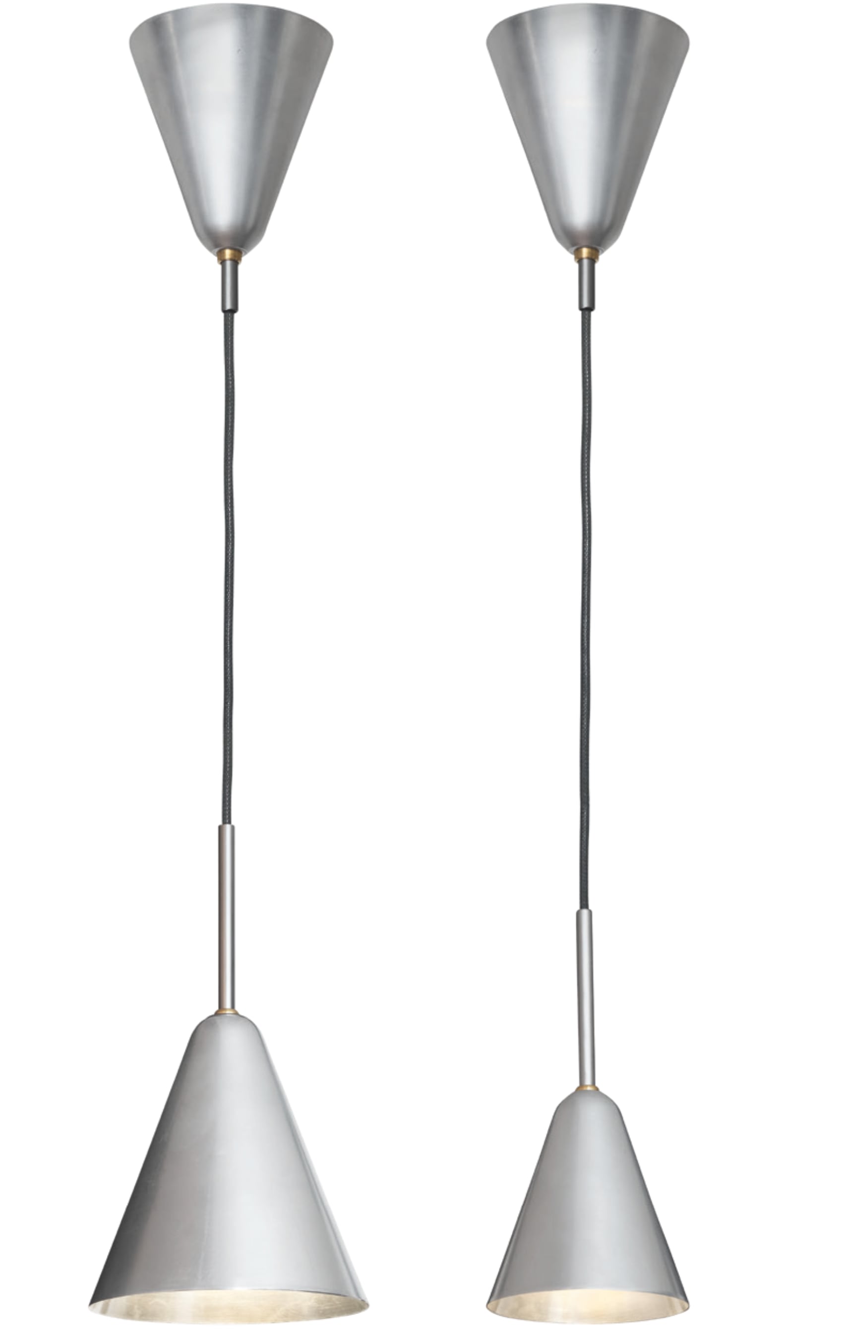 Kleine Kegel-Hängeleuchte aus Aluminium APATIN: Erhältlich mit zwei Schirmgrößen.