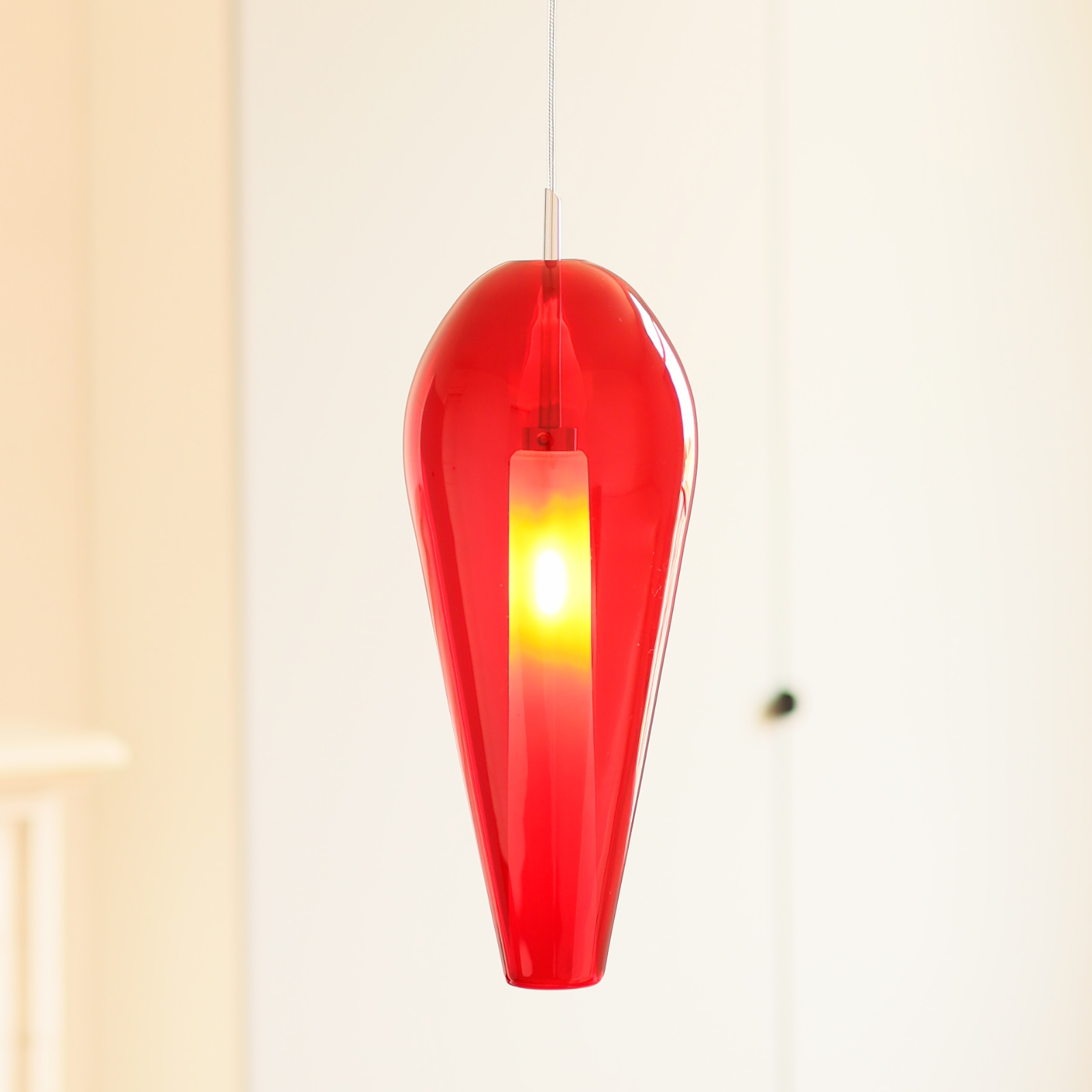 Schmale Glas-Hängeleuchte ALEGRIA in drei Farben Schmale Glas-Hängeleuchte ALEGRIA in drei Farben