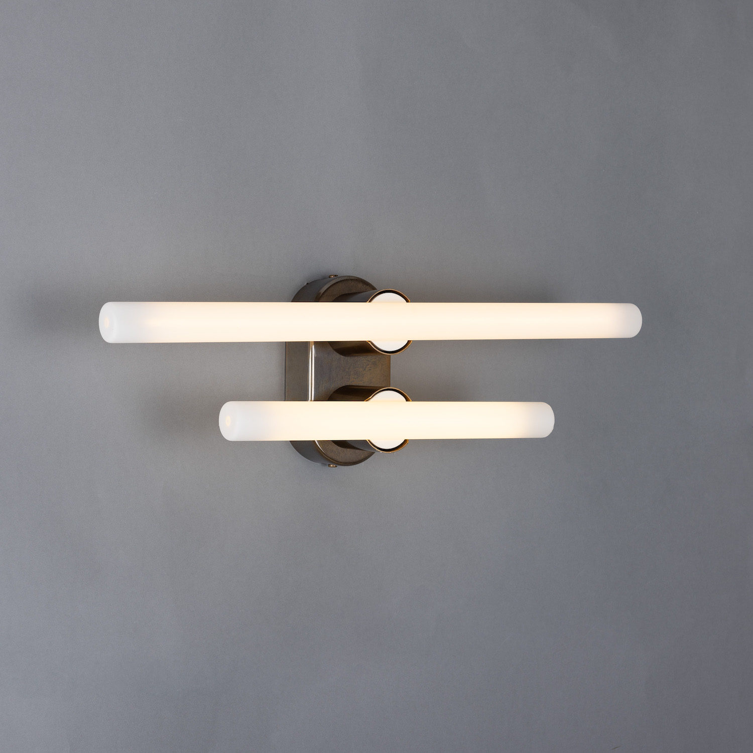 Double Brass Wall or Mirror Light: Alt-Messing patiniert, Modell 3