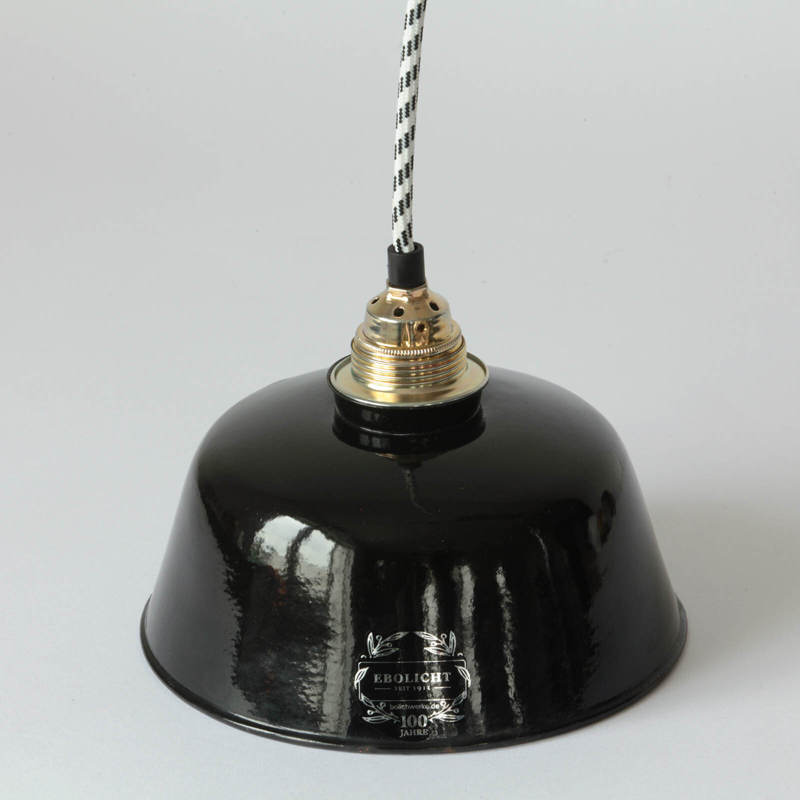 Unique Pieces with Antique Enamel Shades: Berlin Pendant Lamp 200 mm, Fig. 2 Unique Pieces with Antique Enamel Shades: Berlin Pendant Lamp 200 mm, Fig. 2