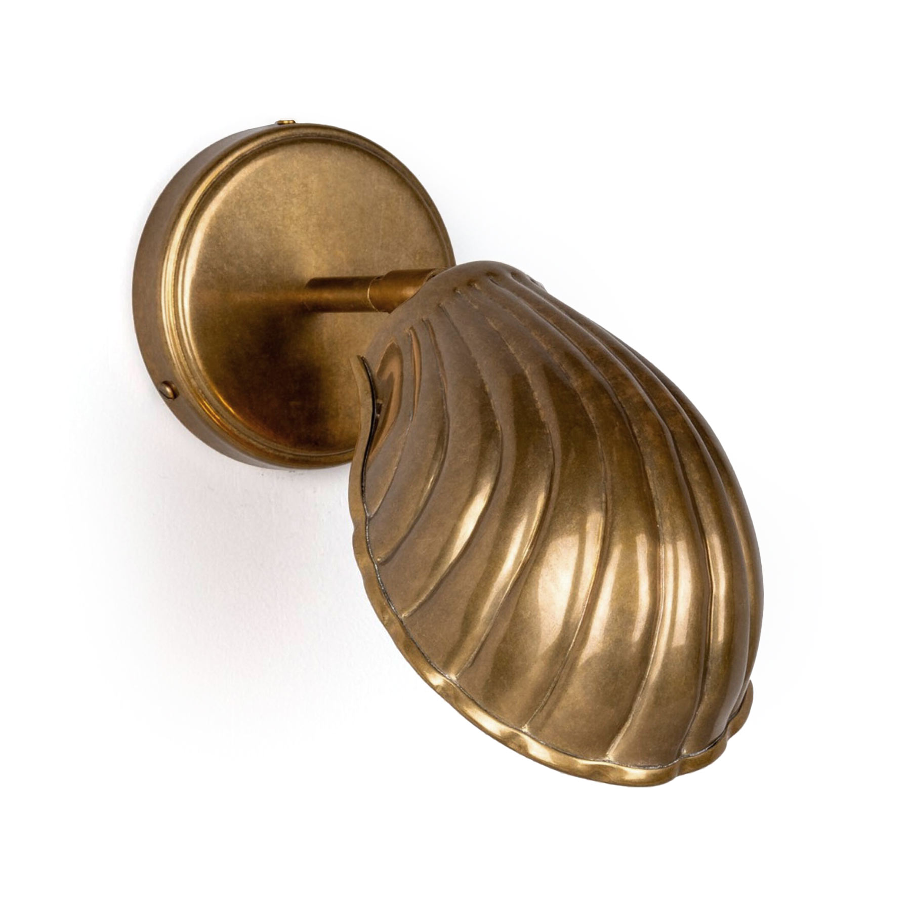 Nostalgic Brass Wall Light with Scallop Shell Shade on Swivel Arm Nostalgic Brass Wall Light with Scallop Shell Shade on Swivel Arm