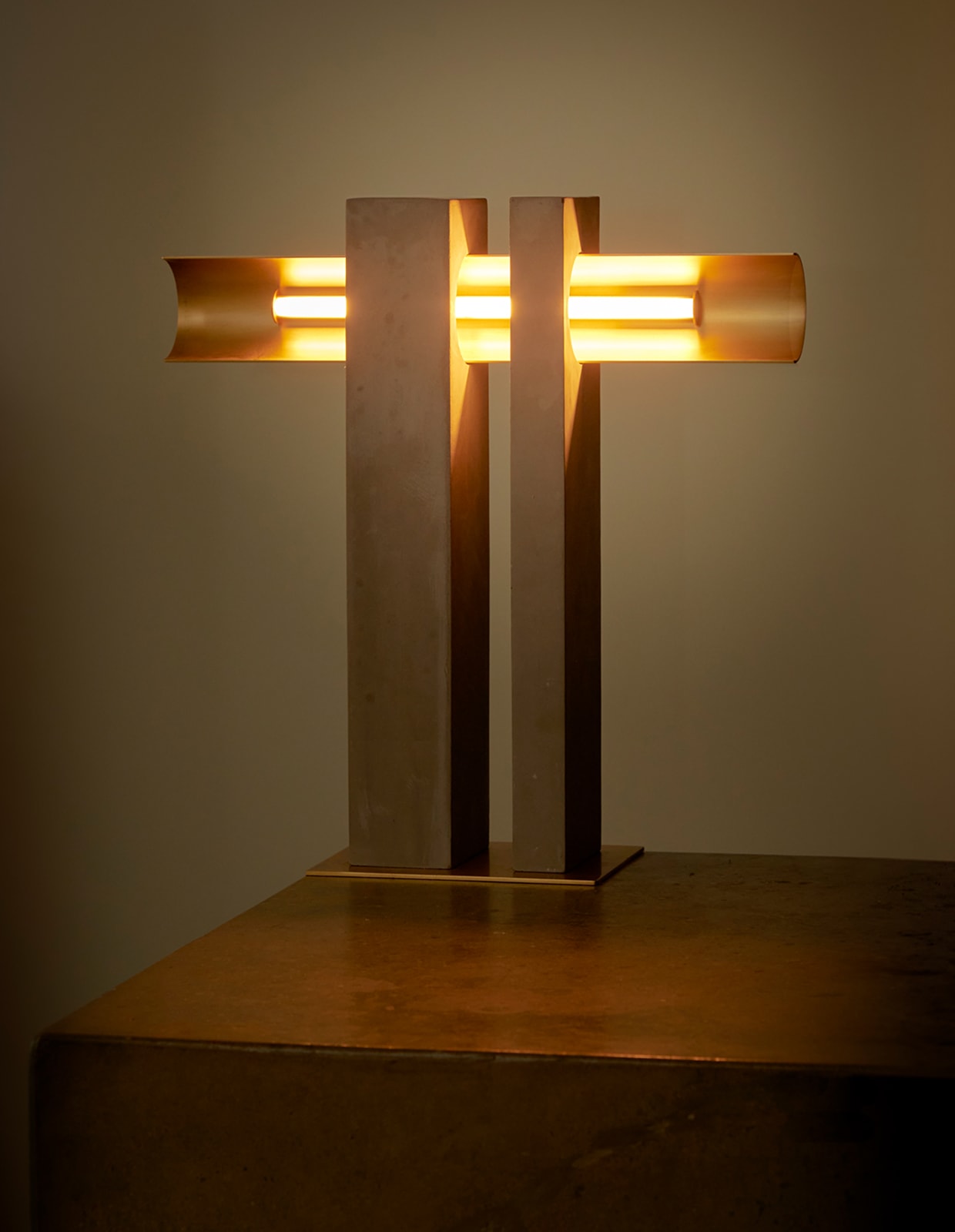 Design Table Lamp Made of Concrete and Steel, Fig. 3