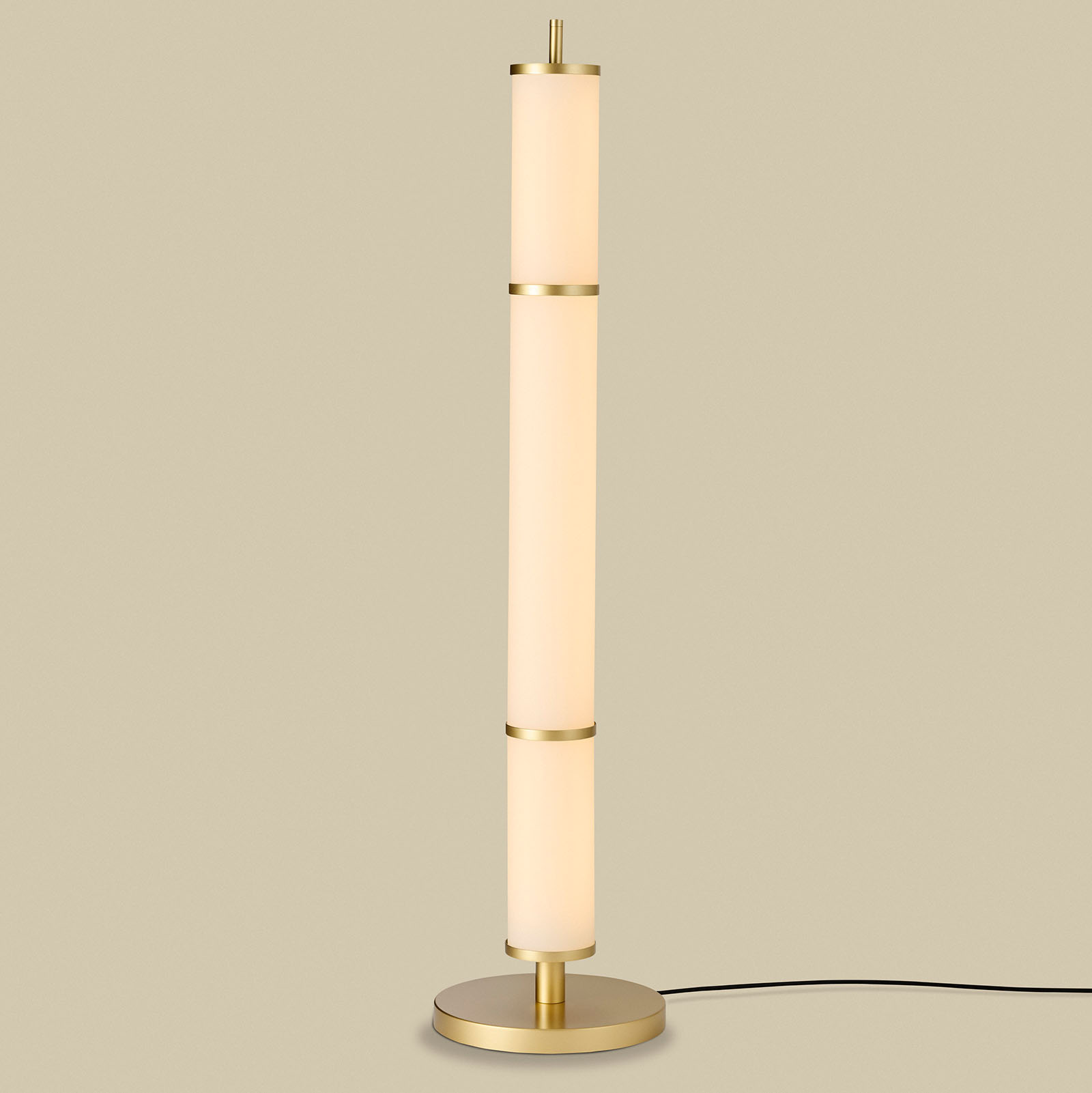 Art Déco LED floor lamp FIDELIO: Hier werden zwei Opalglasschirmgrößen kombiniert: 2 x 250 mm und 1 x 500 mm, Metallteile in Messing eloxiert