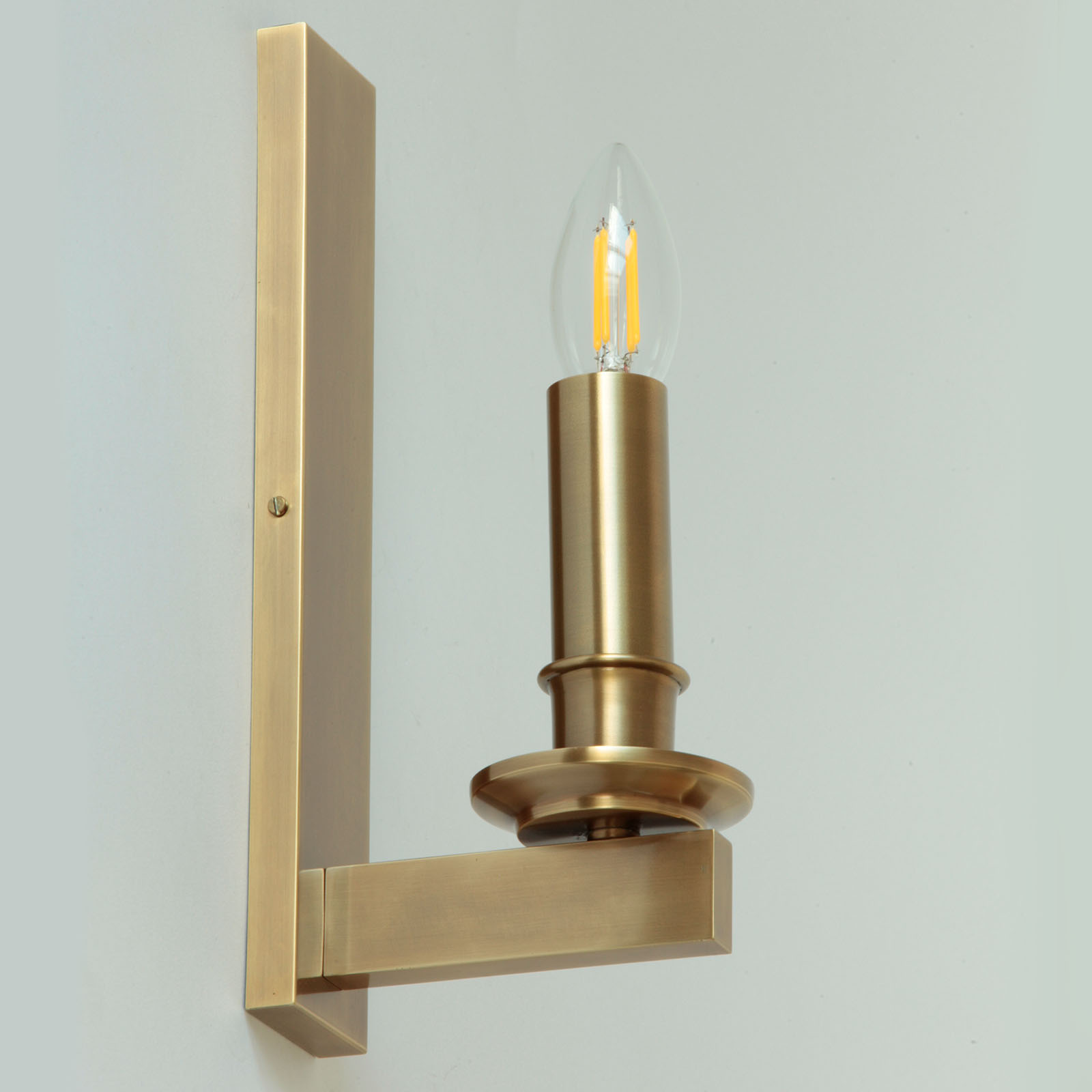 Fig. 5: Modell 2 in antik handpatiniert Candle Sconce Made of Solid Brass: Modell 2 in antik handpatiniert