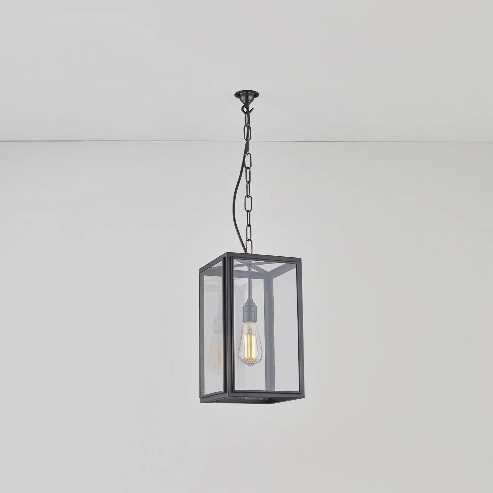 Klassiker im Eingangsbereich: Kasten-Pendelleuchte 7639, Bild 4